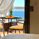 MENTA Apto. con piscina a solo 200m de la playa